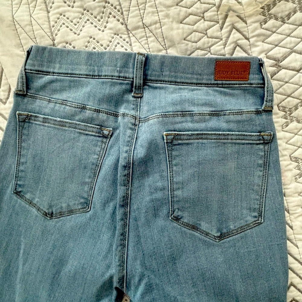 Judy Blue pull on mid-rise skinny jegging, Size 9.  Non-distressed.